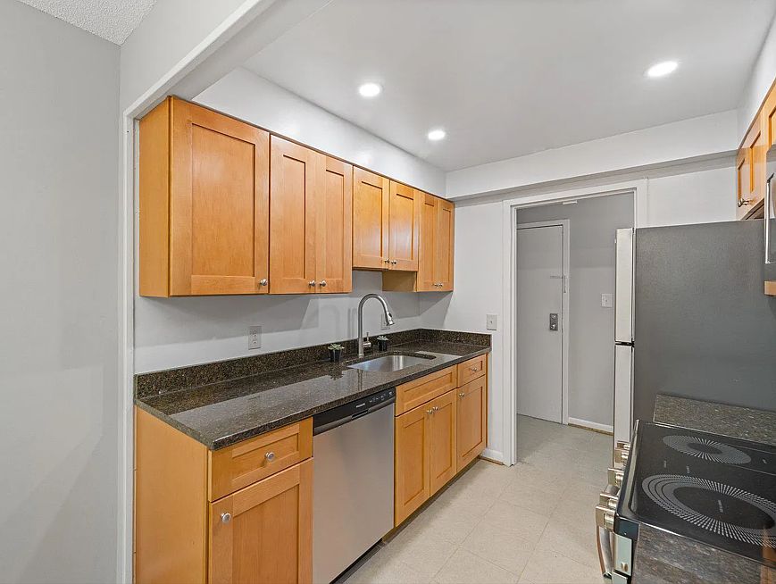 Kitchen / front door