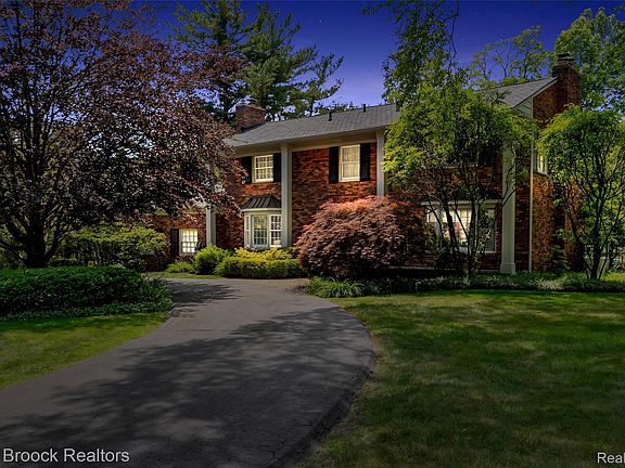 2nd image of 2620 Wendover Rd