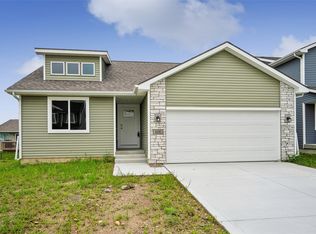 608 NE Oak Ridge Dr, Ankeny, IA 50021