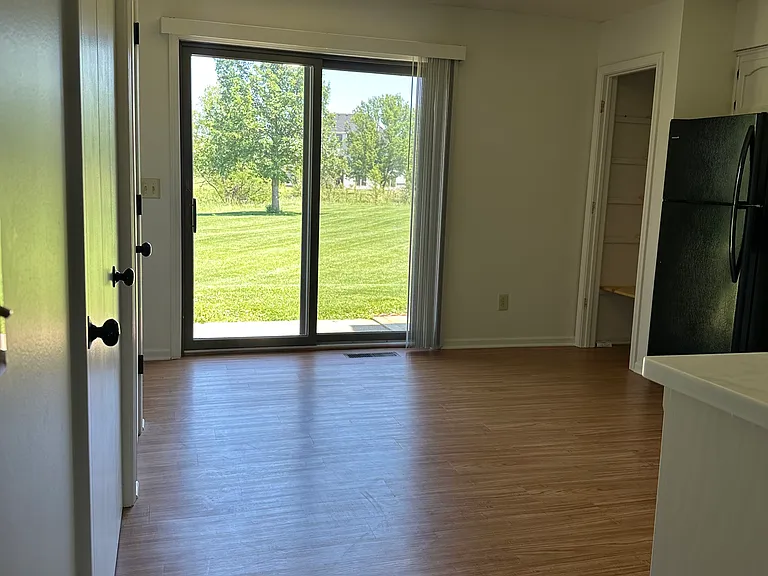 1110 Jeff Cir #1110 — Photo 10