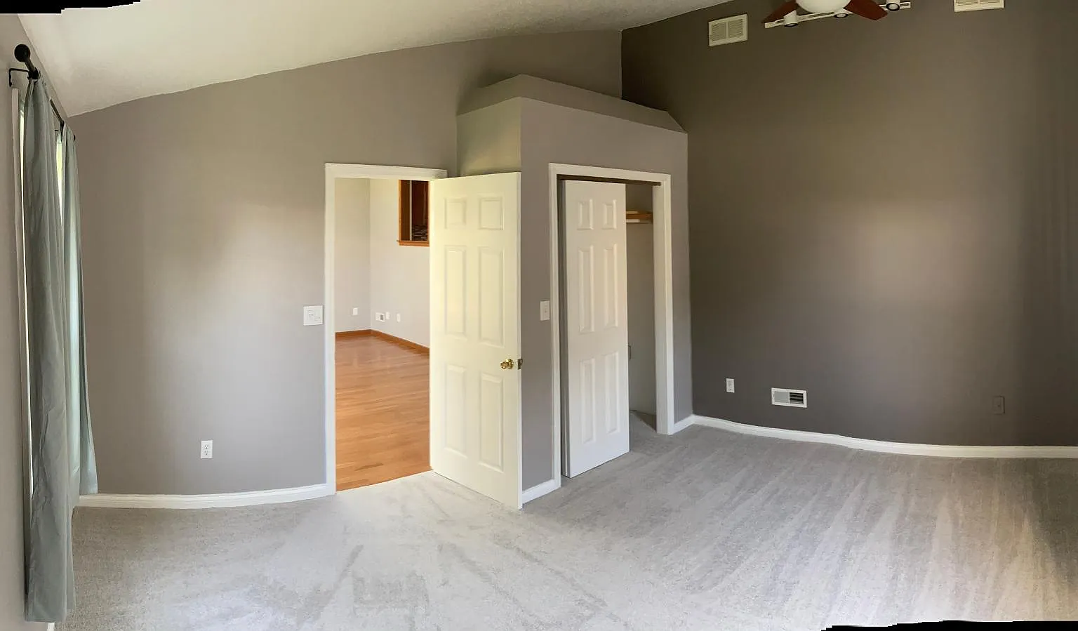 515 W Knoll Crest Dr — Photo 2