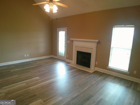 4th image of 709 Sark Dr