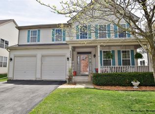 3334 Fieldstone Dr, Geneva, IL 60134