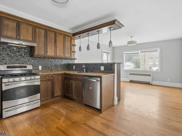 81 Main St #A, Newton, NJ 07860