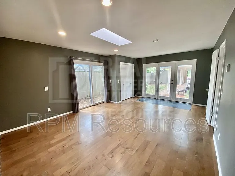 2614 NW 62nd St — Photo 31