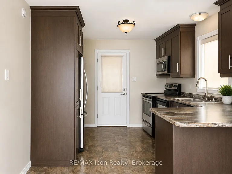 319 Nipissing St — Photo 8