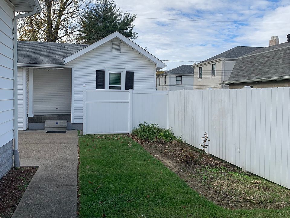 1st image of 210 1/2 N Marine Ave