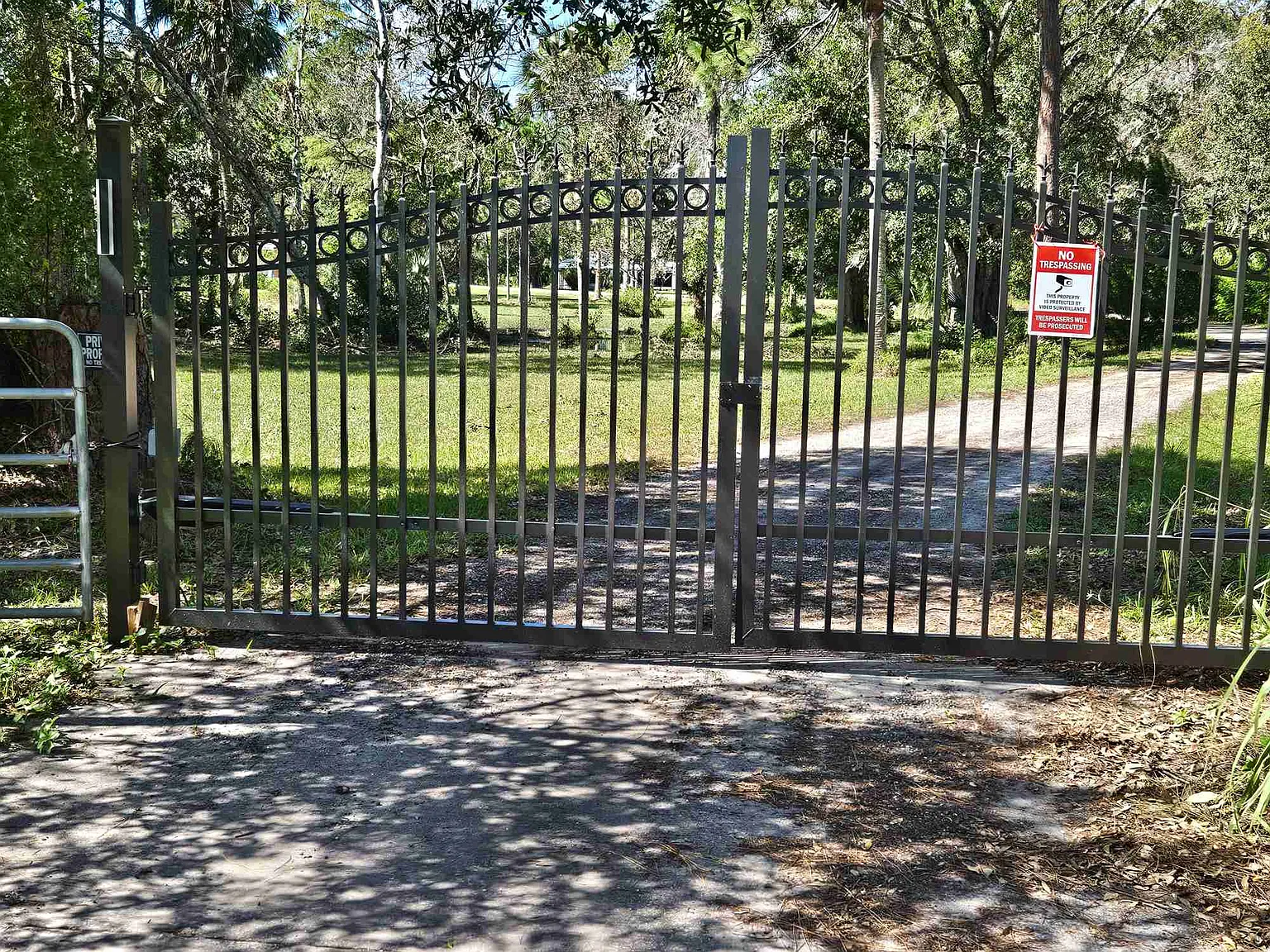 568 N Samsula Dr — Photo 1