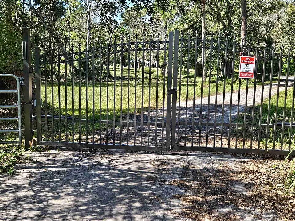 568 N Samsula Dr