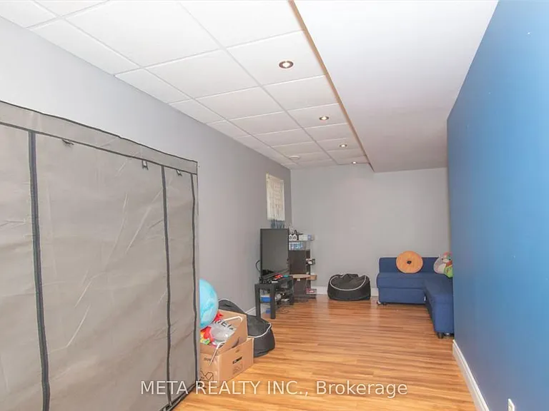 2109 Dunmore Ave — Photo 17