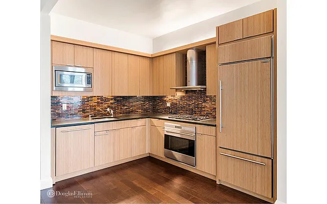 Rented by Douglas Elliman | media 23