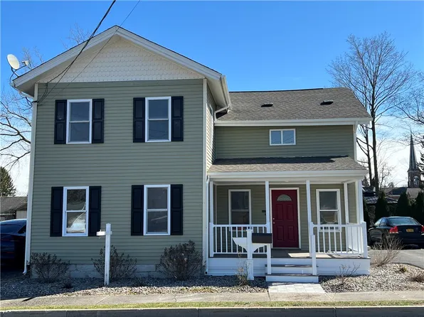 6 Exchange St, Phelps, NY 14532