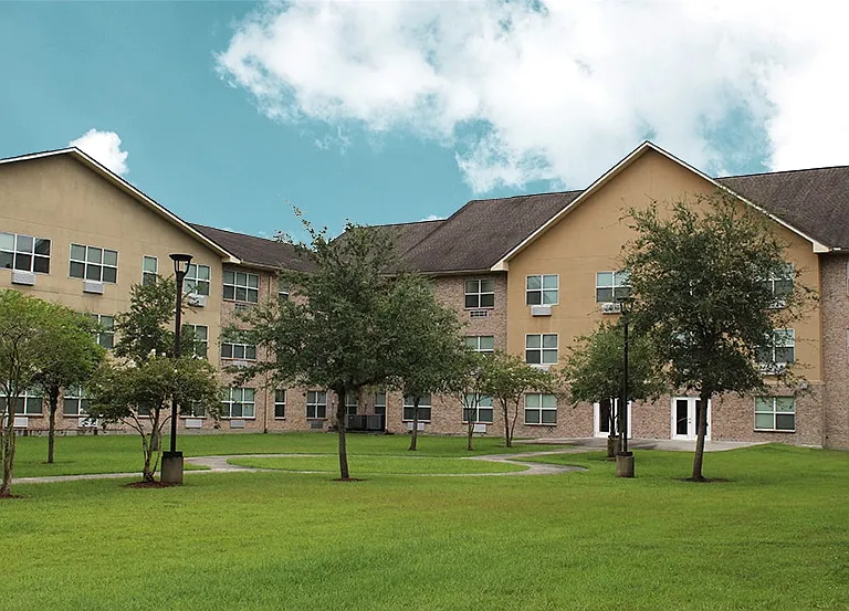 3401 Bender Blvd — Photo 3