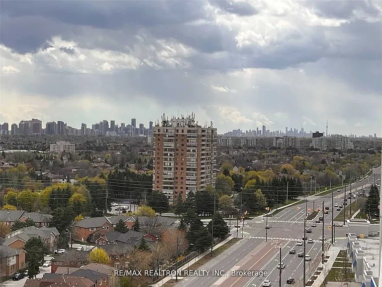 7890 Bathurst St #1601 — Photo 22