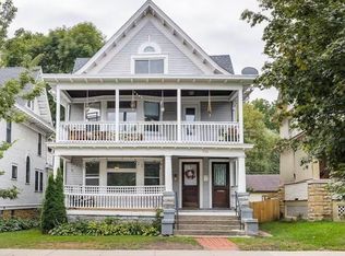 930 Laurel Ave, Saint Paul, MN 55104