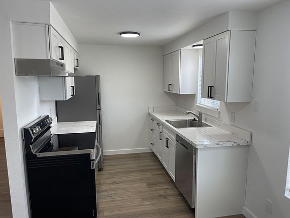 2nd image of 5610 S M St #B