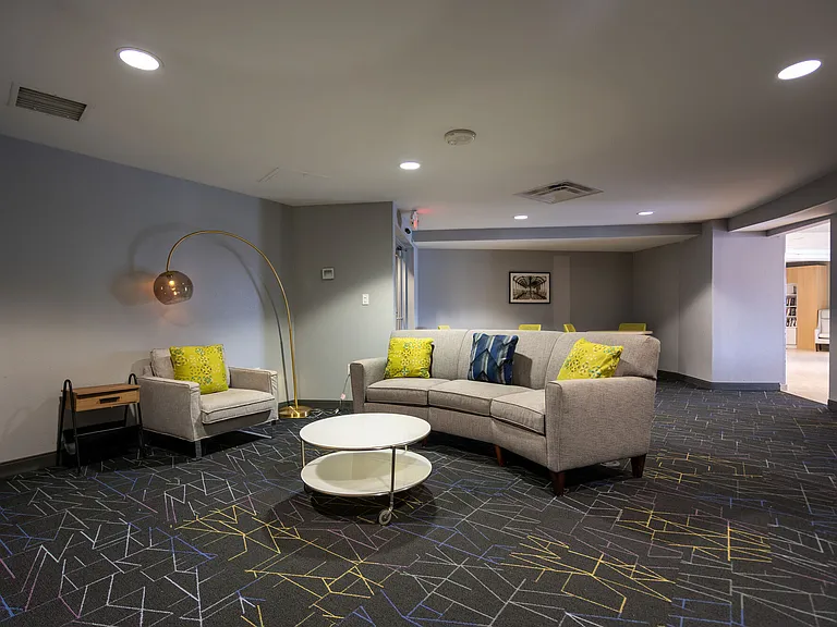 University Club Apartments — Photo 41