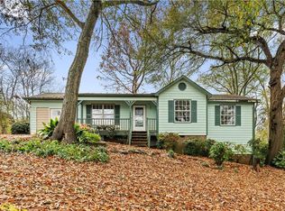 6 Highpoint Ct, Cartersville, GA 30120