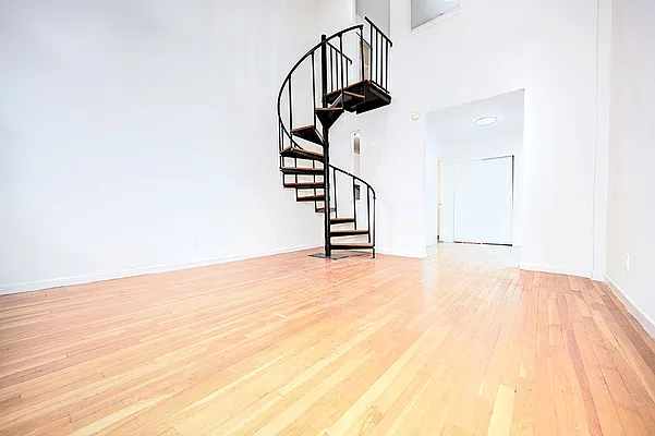 Rented by Urbane Brokerage | media 17