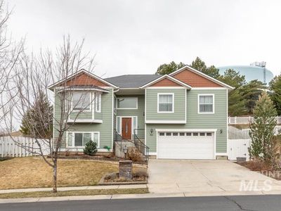 521 Panorama Dr, Moscow, ID, 83843