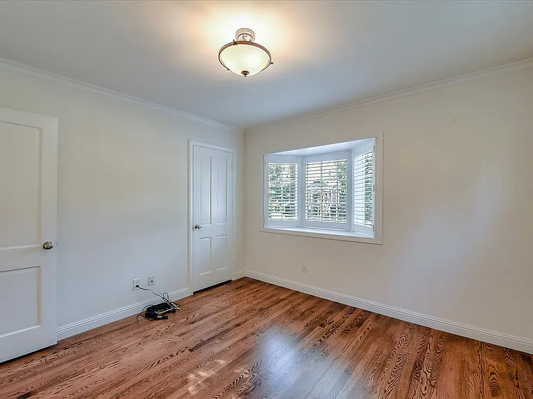 135 Wilder Ave — Photo 36