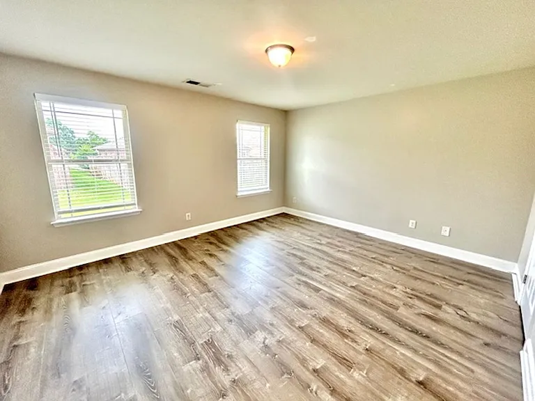 1089 Burwell Rd — Photo 36