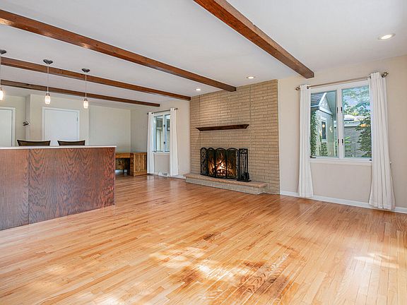 4th image of 2271 Ann Dr