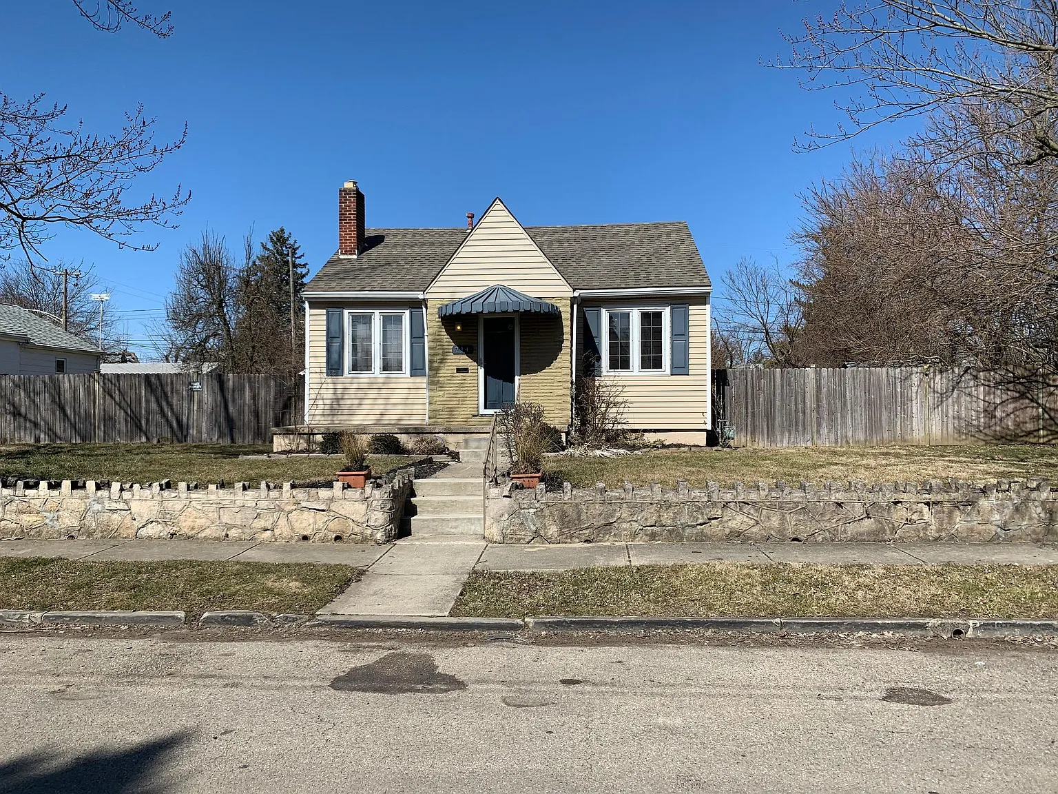 714 E Gates St photo 1