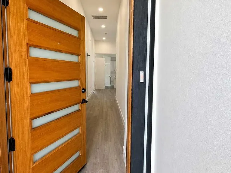 2224 Hercules Dr — Photo 16