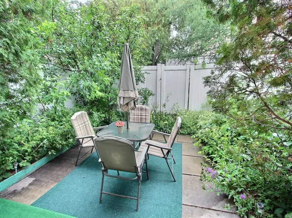 14626 52nd St NW, Edmonton, AB T5A 3M7