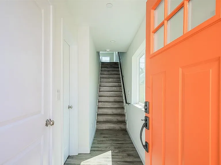 1809 S New Hampshire Ave — Photo 3