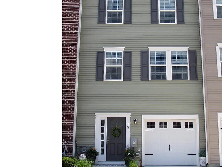 107 Winterberry Way — Photo 1