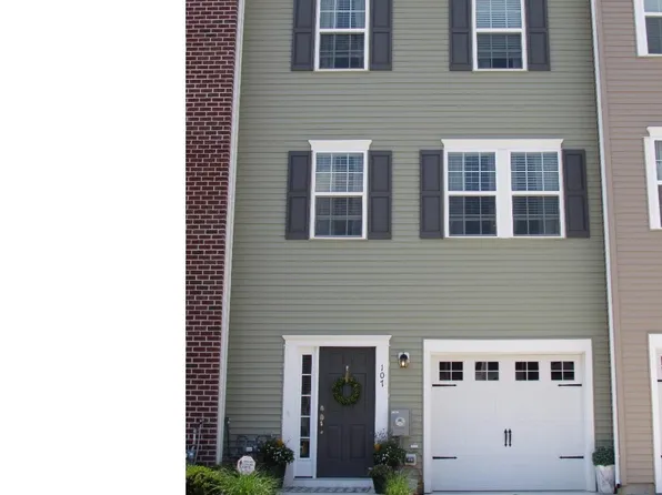 107 Winterberry Way, Woodbury, NJ 08096