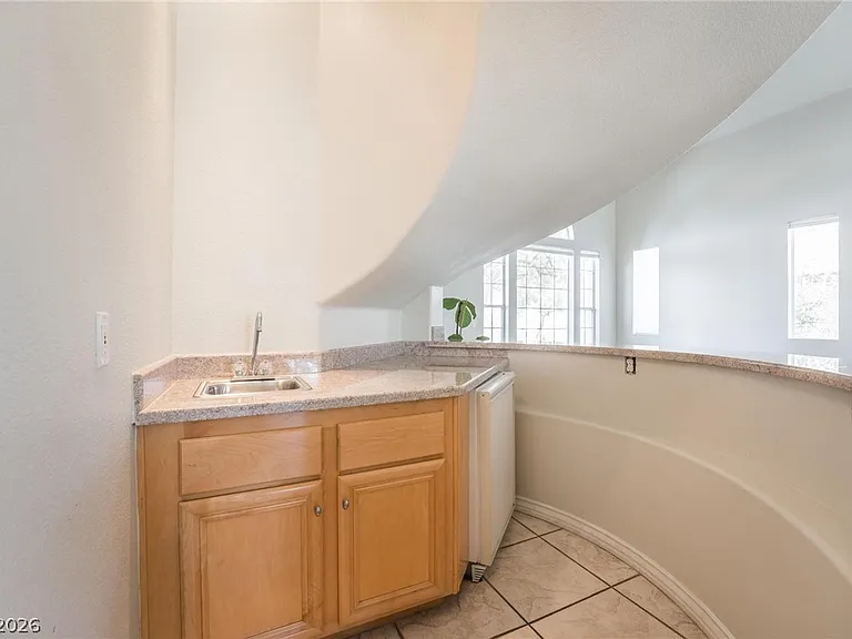 9675 Irvine Bay Ct — Photo 11