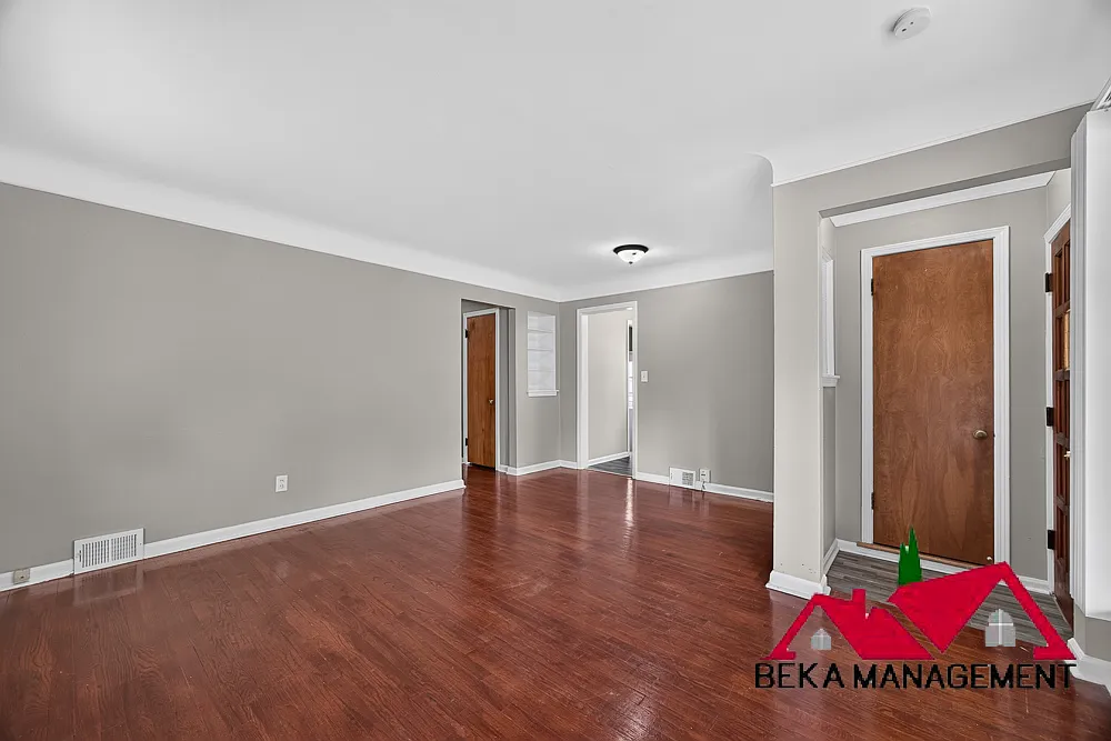 3 bed, 1.5 bath, 1000 sqft, $1,500 — Photo 4