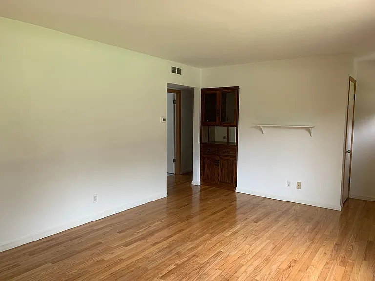 14865 Pershing Dr — Photo 9