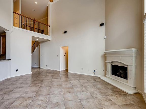4th image of 4211 Middleoak Grove Ln
