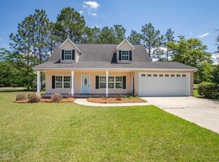 204 Lakeview Dr, Glennville, GA 30427