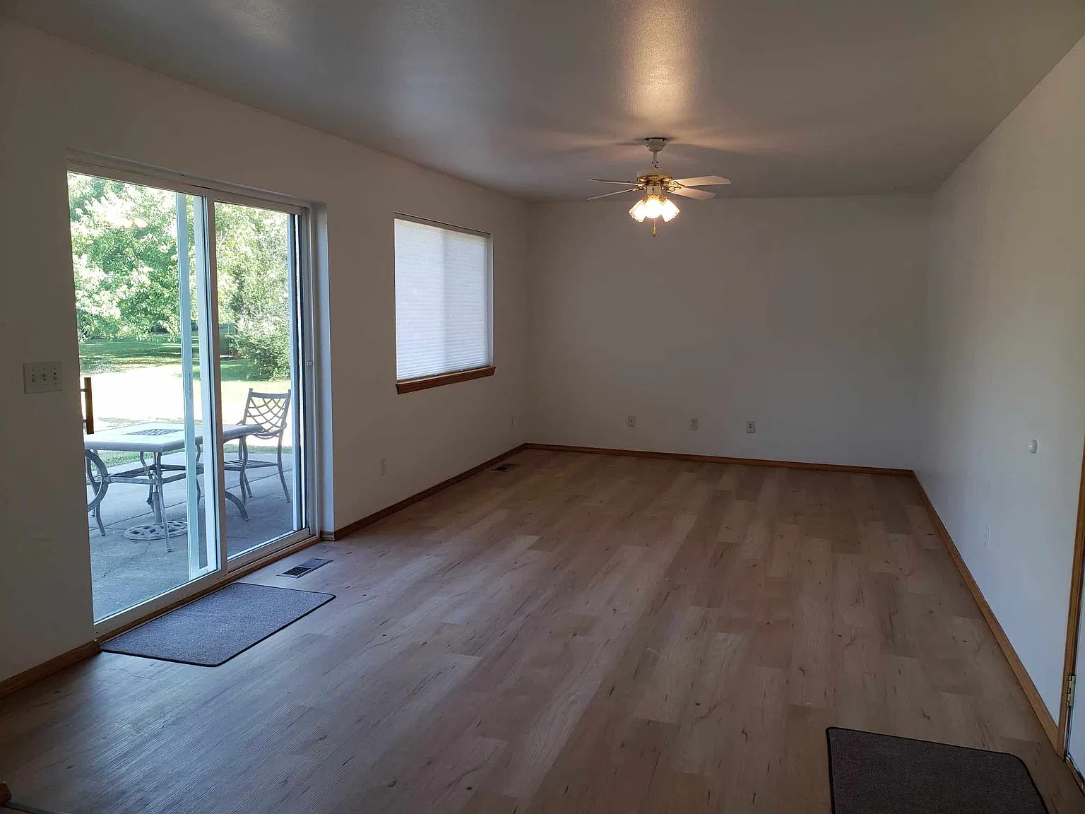3 bed, 1690 sqft, $2,950 — Photo 3