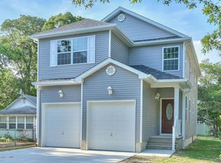 88 Longfellow Ave, Toms River, NJ