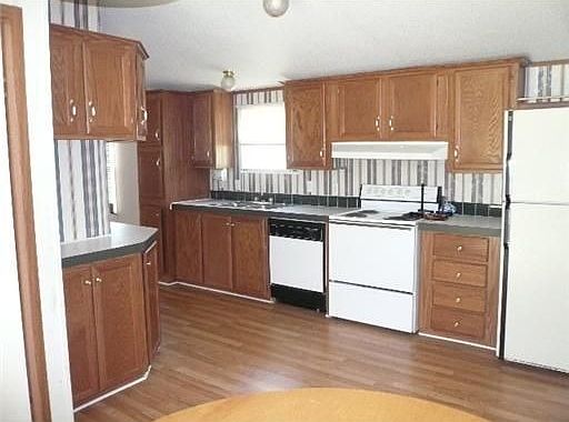 3rd image of 3541 Pine Bettle Ln
