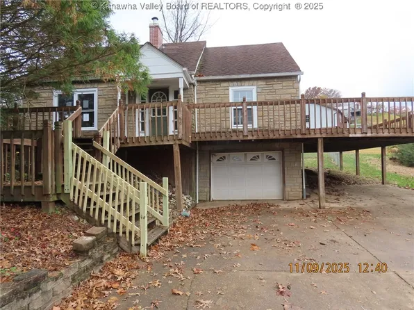 5225 Beechcrest Dr, Cross Lanes, WV 25313