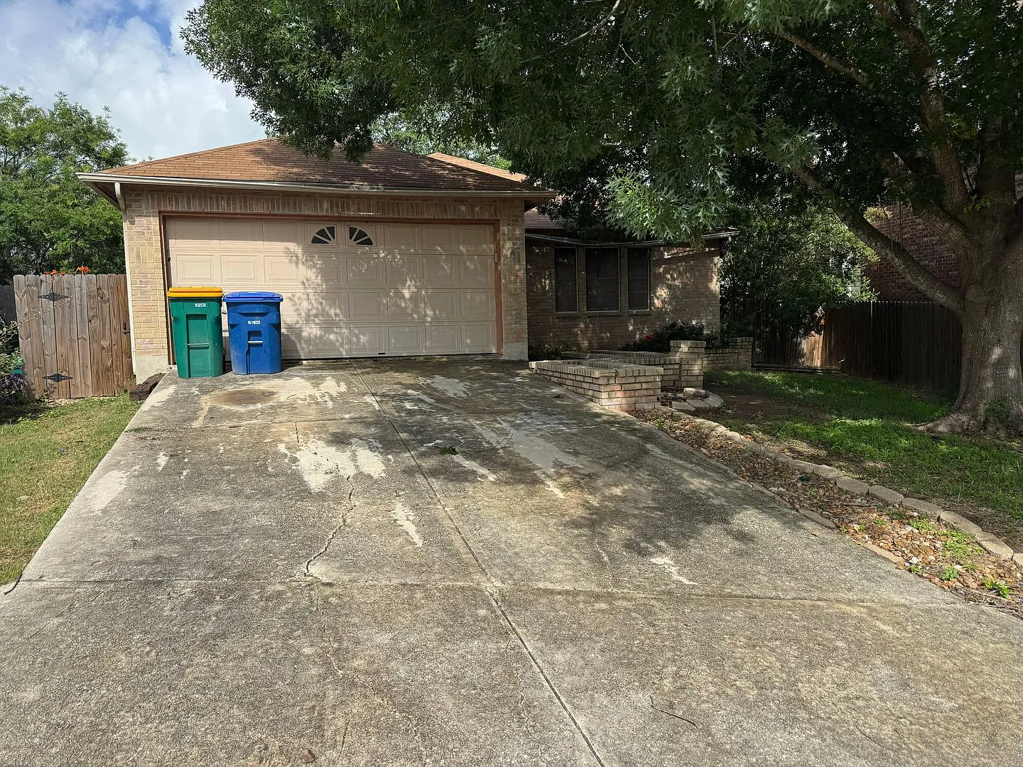 Welcome home to 8003 Chestnut Manor! — Photo 2