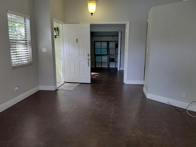 1947 Discovery Cir E — Photo 7