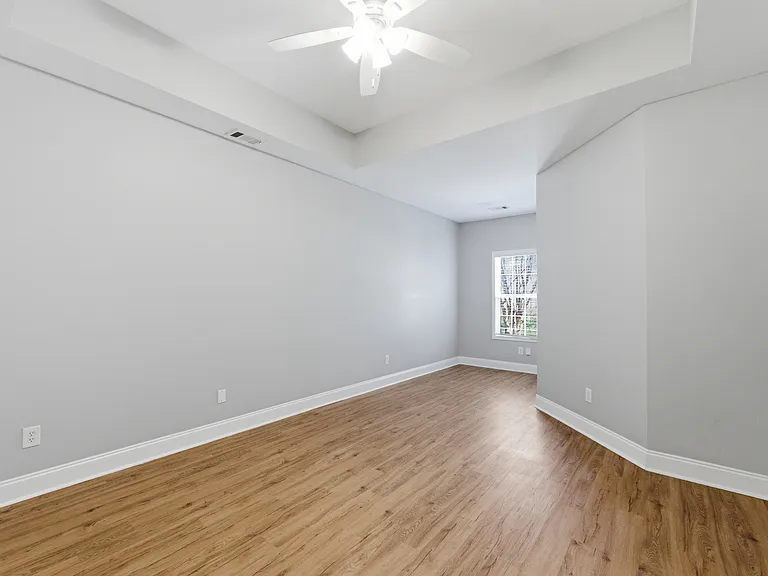 259 Derby Ct — Photo 9