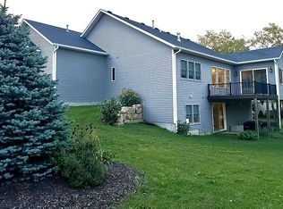 4091 Wyndham Dr, Bettendorf, IA