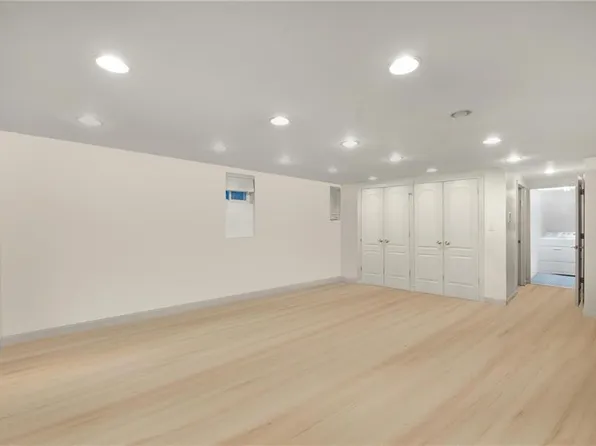 2114 Avenue N image 21 of 24