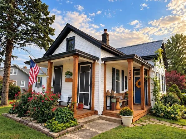 202 S Warsaw St, Ursa, IL 62376