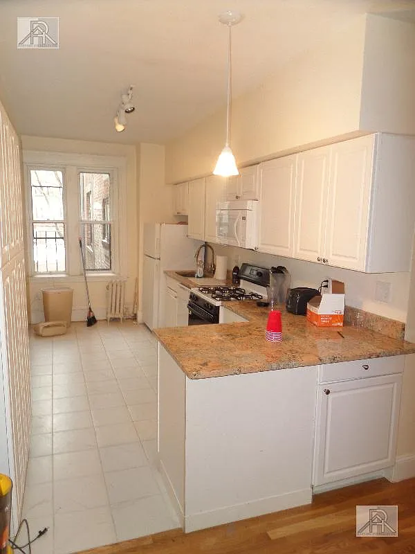 2 bed, 1.0 bath, 600 sqft, $2,950 — Photo 1