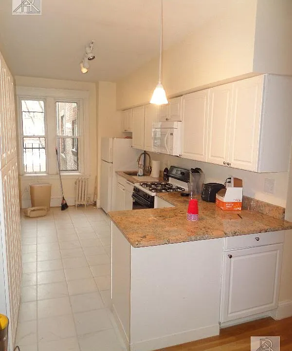 1864 Commonwealth Ave #5